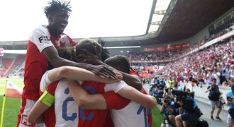 SESTŘIH: Slavia – Sparta 2:1. Výhra v derby odstartovala titulové oslavy