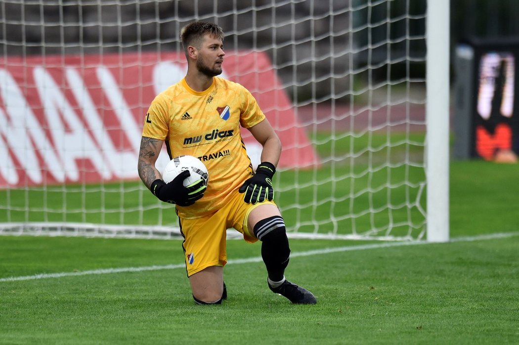 Viktor Budinský dostal v posledním utkání sezony přednost v brance před Janem Laštůvkou