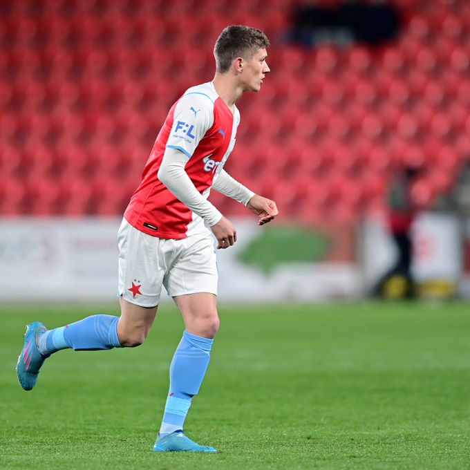 Hradec volá SOS! Rozsypala se mu sestava, vyhlédl si talent ze Slavie Hradec volá SOS! Rozsypala se mu sestava, vyhlédl si talent ze Slavie