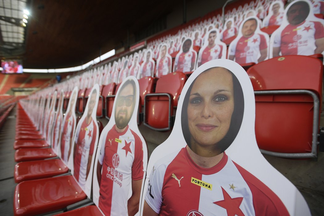 Fanoušci Slavie mají v Edenu alespoň své fotografie