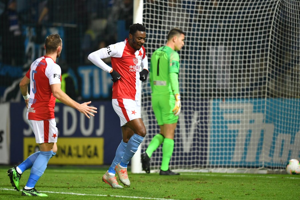 Oslavný taneček Ibrahima Traorého po brance na 2:0