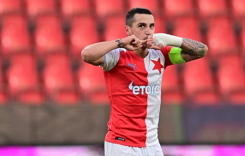 Nicolae Stanciu ze Slavie oslavuje gól do sítě Mladé Boleslavi