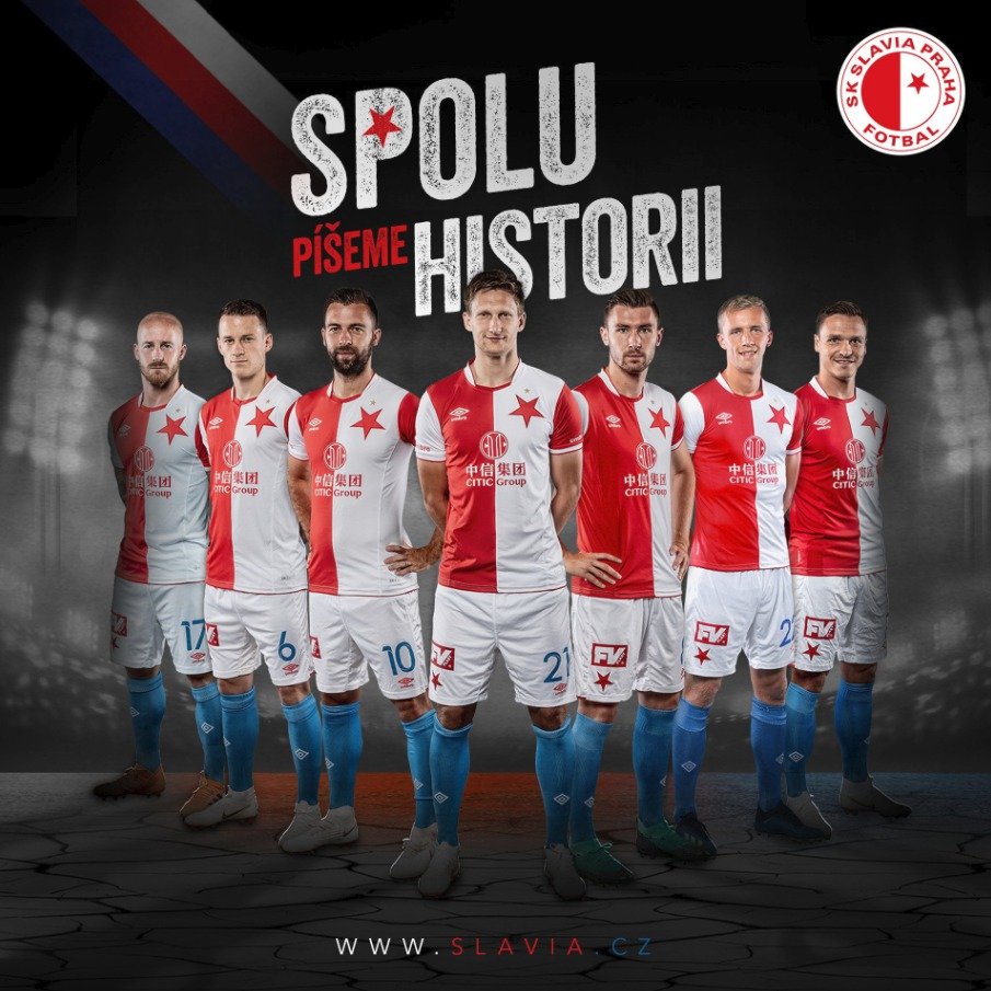 Slavia bude nově nastupovat s modrými štulpnami, které mají připomenout 100 let od vzniku republiky a zároveň úspěšné klubové sezony