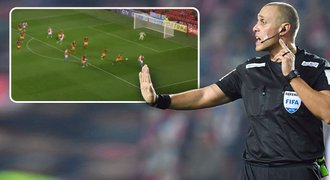 ZLATÁ PÍŠŤALKA: správné penalty v Plzni i Jablonci, gól Slavie měl platit