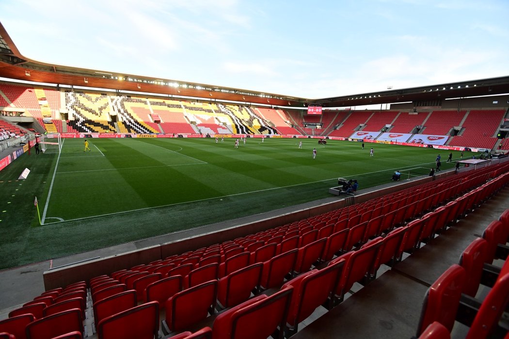 Sinobo Stadium krátce před startem derby pražských &#34;S&#34;