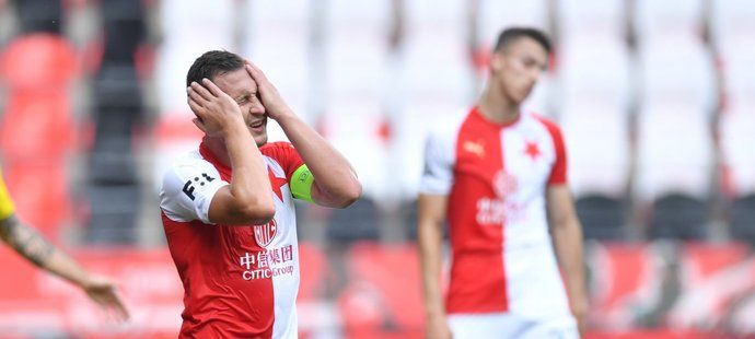 Kapitán Slavie Jan Bořil je v hledáčku AEK Atény