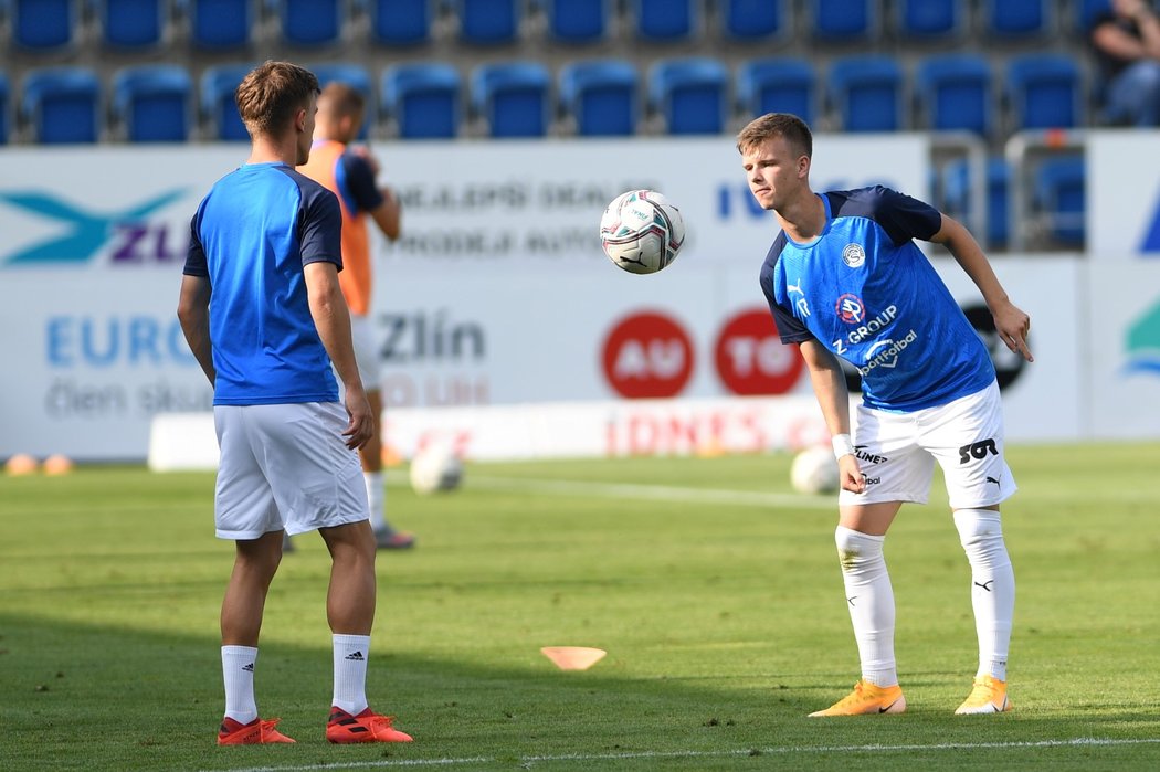 Fotbalisté Slovácka před začátkem duelu s Jabloncem