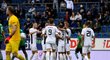 Hráči Slovácka se radují ze vstřeleného gólu