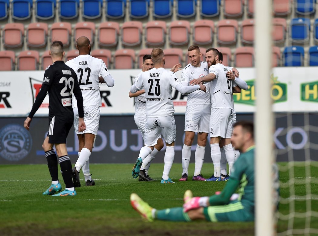 Hráči Slovácka se radují z gólu