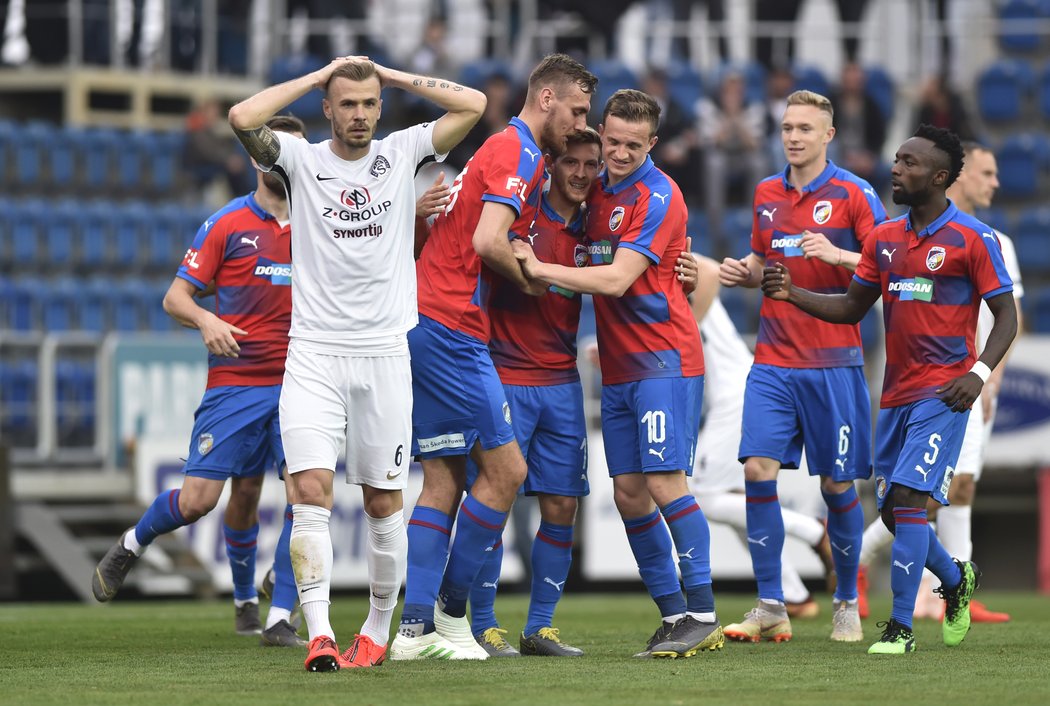 Plzeň poslal v prvním poločase do vedení Patrik Hrošovský z pokutového kopu