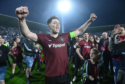 Sparta má za sebou divoké oslavy. A zatímco hráči se ještě mohou veselit, pracovníci klubu už musí hledět vpřed. Sparta má za sebou divoké oslavy. A zatímco hráči se ještě mohou veselit, pracovníci klubu už musí hledět vpřed.