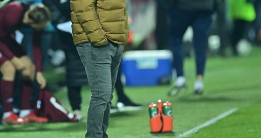 Trenér Sparty Pavel Vrba během utkání na Slovácku Trenér Sparty Pavel Vrba během utkání na Slovácku