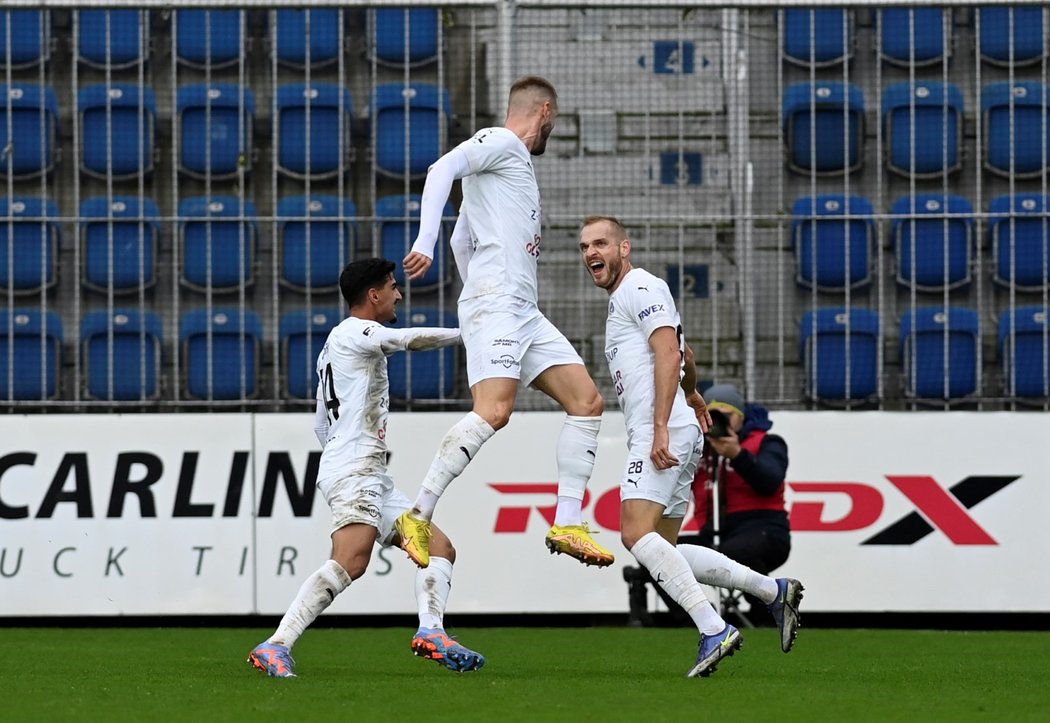 Hráč Slovácka slaví gól proti Plzni na 1:0