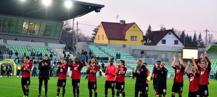 Fotbalisté Sparty po vítězném duelu v Karviné, který Pražané ovládli 3:1