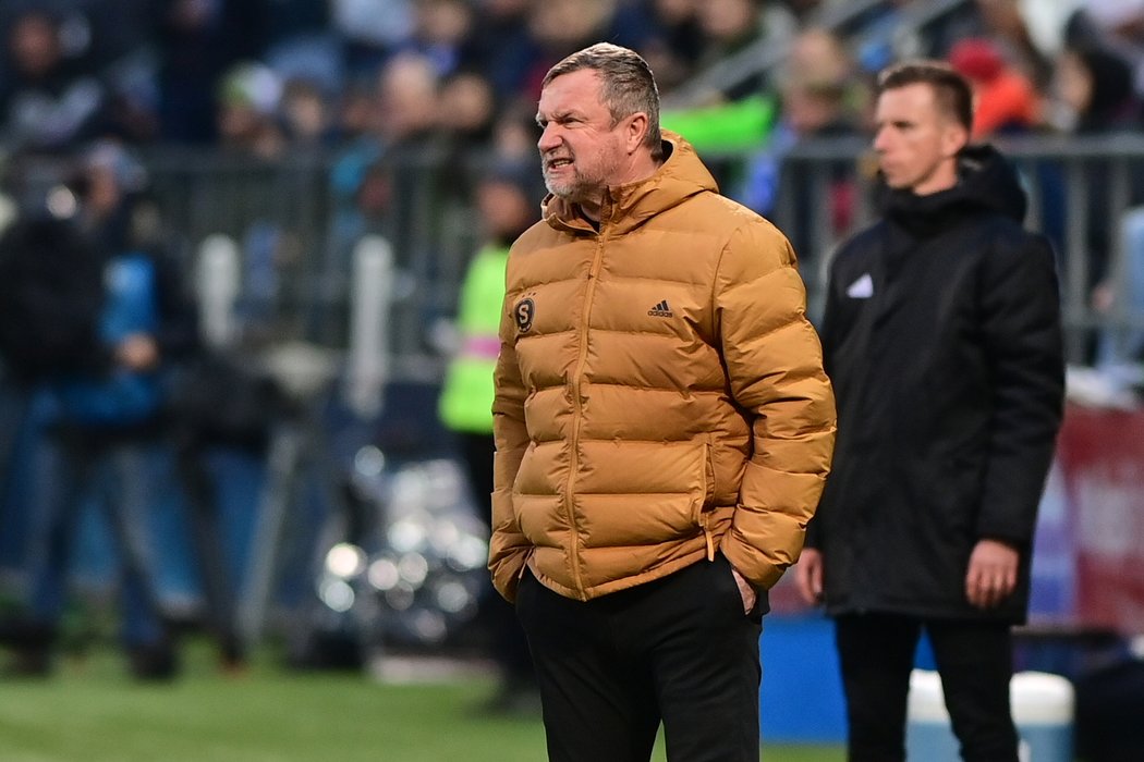 Pavel Vrba na sparťanské střídačce