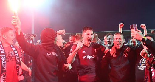Sparta má za sebou divoké oslavy. A zatímco hráči se ještě mohou veselit, pracovníci klubu už musí hledět vpřed. Sparta má za sebou divoké oslavy. A zatímco hráči se ještě mohou veselit, pracovníci klubu už musí hledět vpřed.