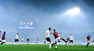 Fotbalová liga jede dál. Dvě kola bez fanoušků, na stadionu jen 100 lidí