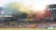 Sparťanští fanoušci odpálili dýmovnice, které zahalily hřiště