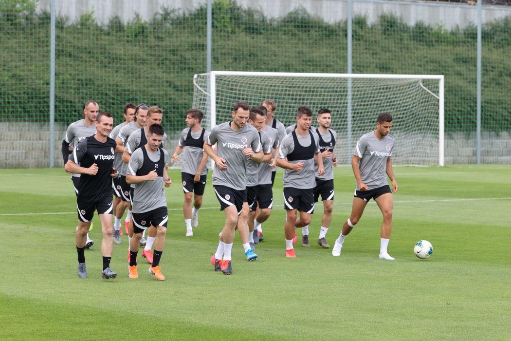 Fotbalisté Sparty zahájili na Strahově přípravu na novou sezonu