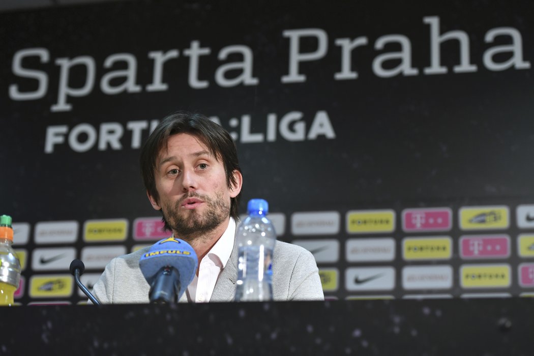 Tomáš Rosický promluvil na tiskové konferenci poprvé jako sportovní ředitel Sparty