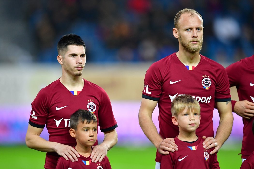 Semih Kaya (vpravo) se v Teplicích vrátil do sestavy Sparty, nastoupil i Srdjan Plavšič