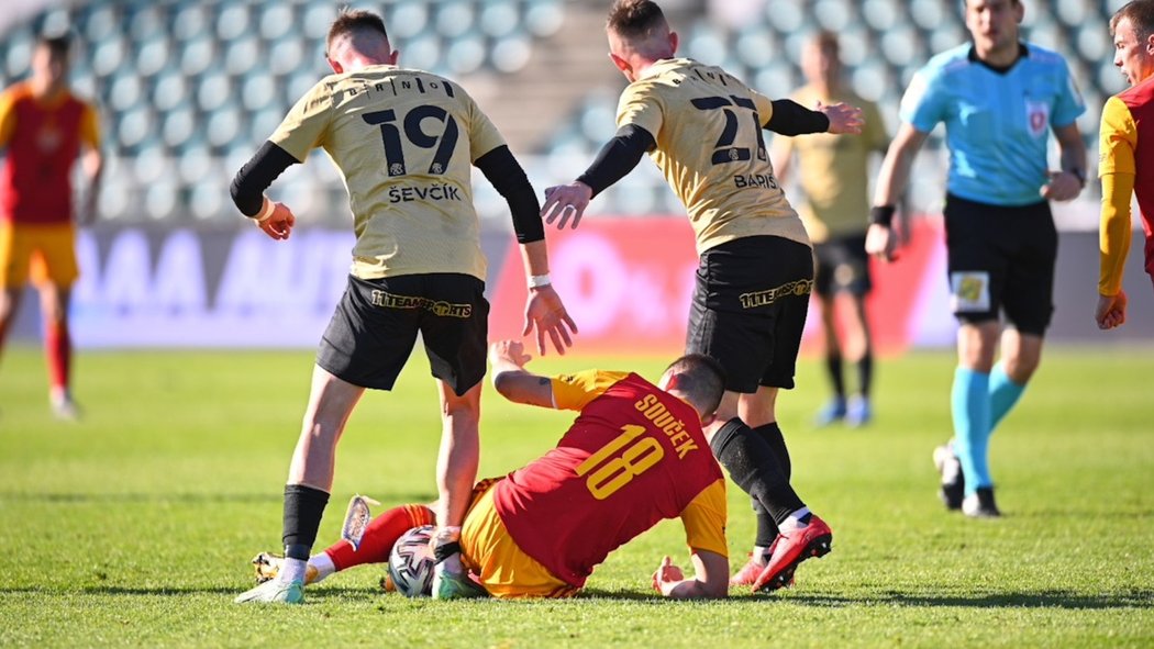 Fotbalisté Dukly ve druhé lize zdolali Zbrojovku Brno 1:0