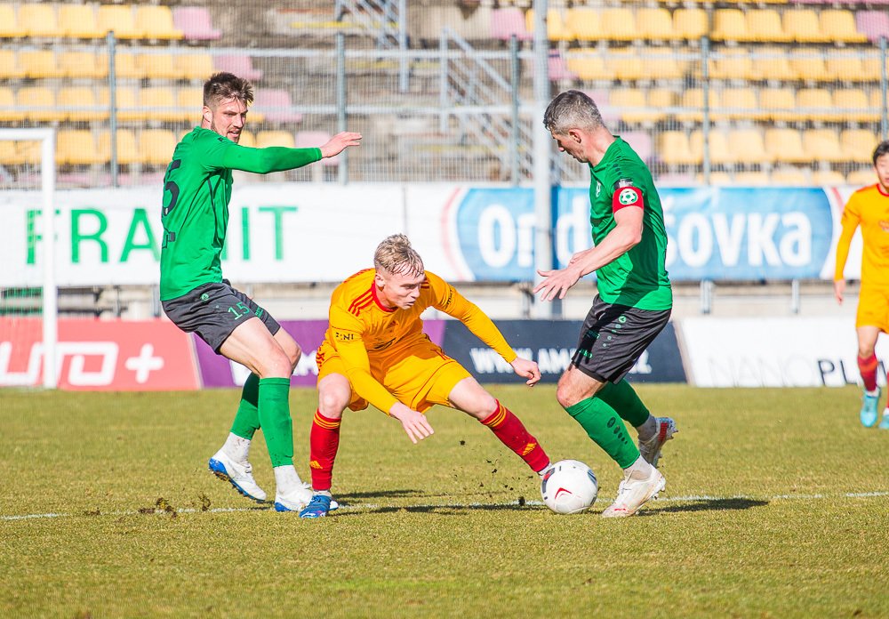 Dukla Praha vyhrála na trávníku Příbrami 3:2