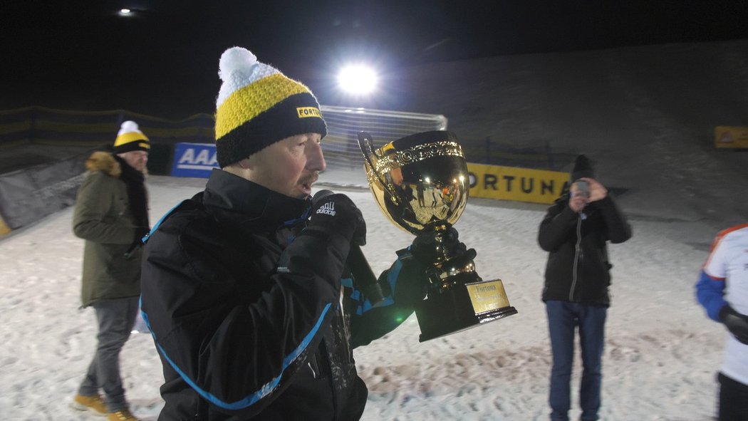 Premiérový ročník Fortuna Sněžné kopačky vyhrál na sjezdovce ve Špindlerově Mlýnu tým Area 114