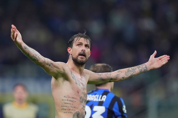Francesco Acerbi zachránil Inter v nastavení a poslal dvojzápas s Barcelonou do prodloužení Francesco Acerbi zachránil Inter v nastavení a poslal dvojzápas s Barcelonou do prodloužení