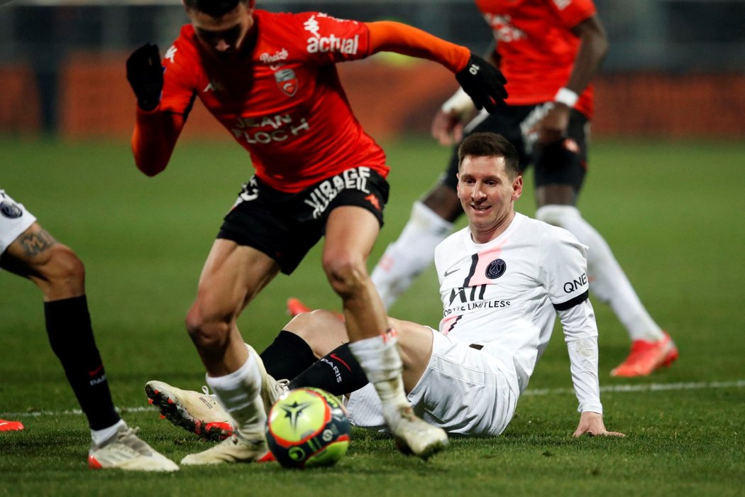 Fotbalisté PSG s Lionelem Messim v základu vydřeli remízu 1:1 s předposledním Lorientem