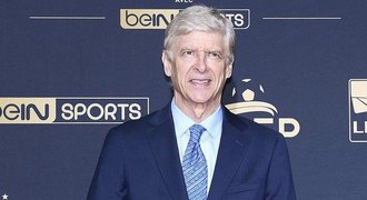 Wenger rok po konci v Arsenalu: už nemusí být jen kouč, investoval do dat