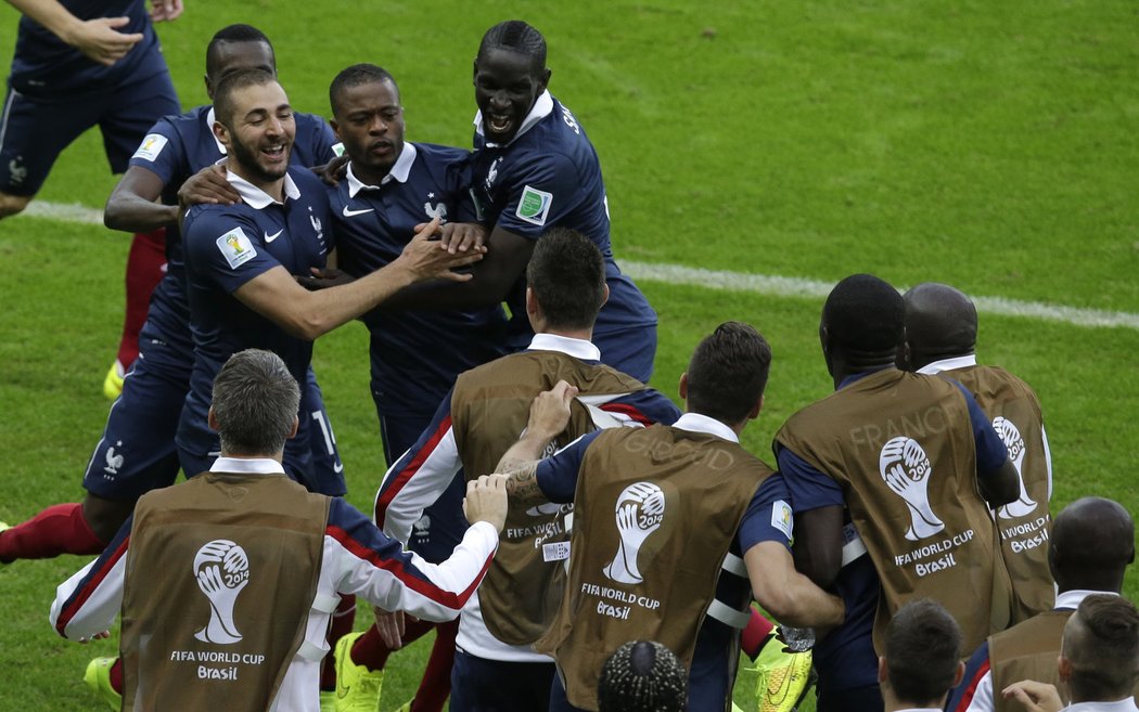 Francouzi porazili Honduras 3:0, dvěma góly se blýskl Benzema