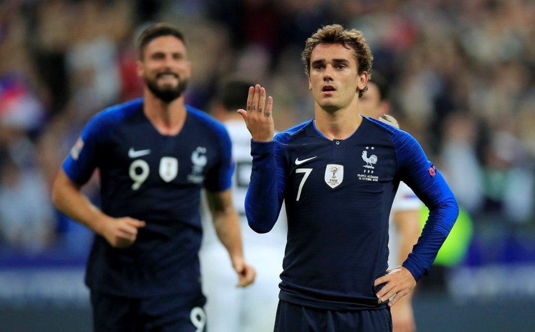 Antoine Griezmann slaví svou trefu proti Německu v zápase Ligy národů