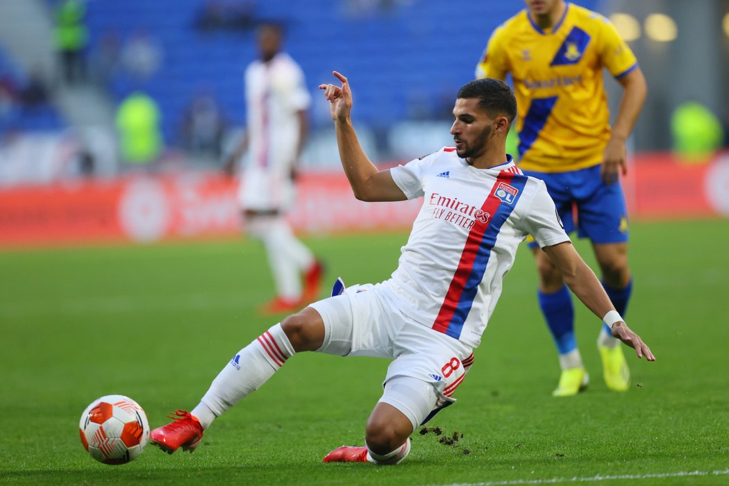 Houssem Aouar v zápase Lyonu