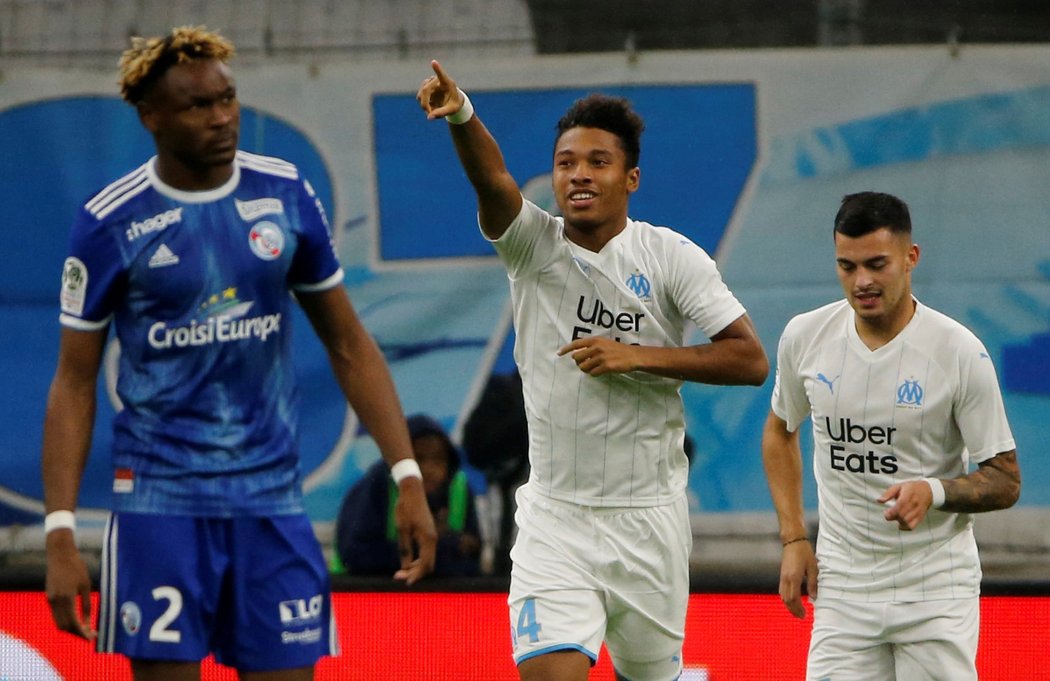 Boubacar Kamara z Marseille oslavuje svůj gól proti Štrasburku