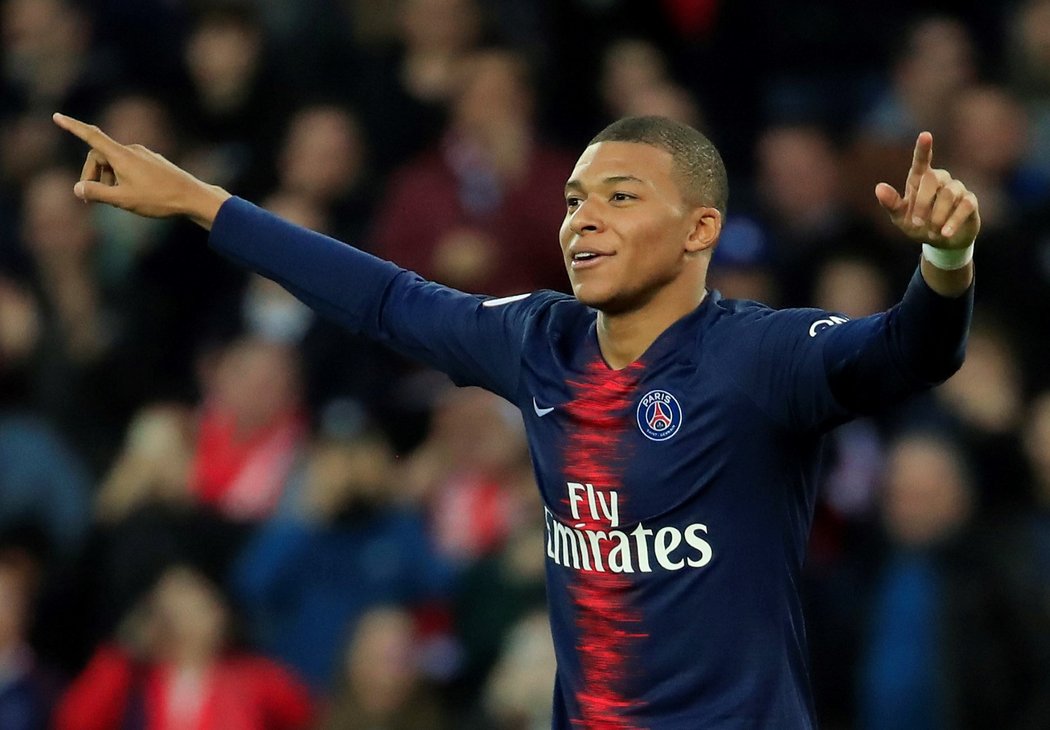 Kylian Mbappé vstřelil dvě branky a zařídil výhru PSG nad Nimes