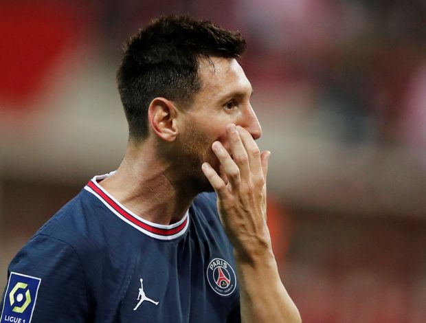 Legendární Lionel Messi při svém debutu za PSG, během něhož Pařížené porazili Remeš 2:0 Legendární Lionel Messi při svém debutu za PSG, během něhož Pařížené porazili Remeš 2:0