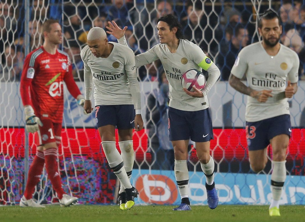 Edinson Cavani zachránil z penalty bod pro PSG