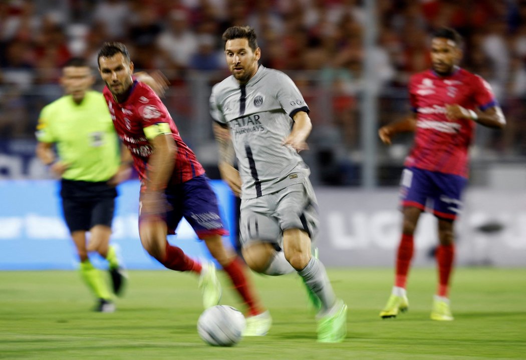 Fotbalisté Paris St. Germain vykročili za obhajobou titulu ve francouzské lize výhrou 5:0 v Clermontu