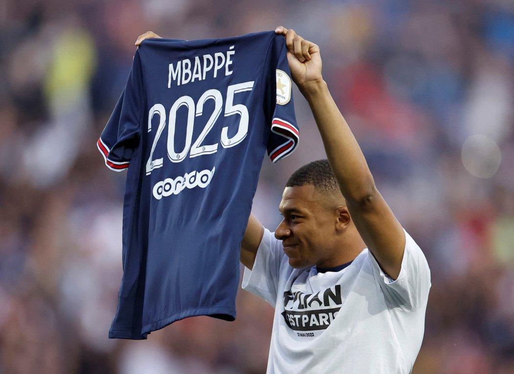 Kylian Mbappé zařídil hattrickem jasnou výhru mistrovského Paris St. Germain 5:0 nad sestupujícími Metami