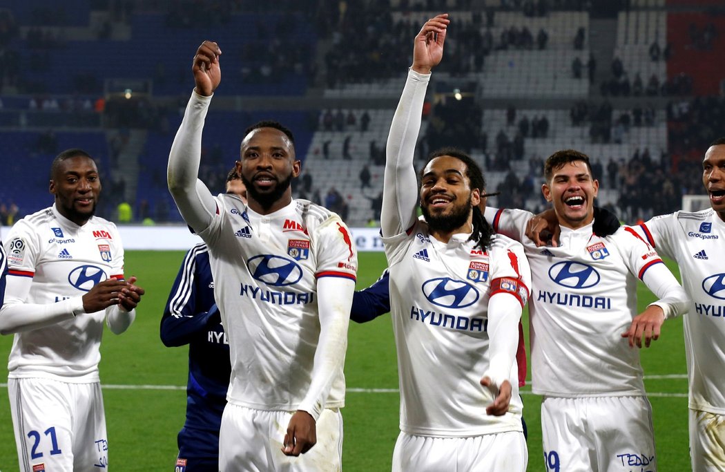 Ve Francii řeší dopady předčasně ukončené sezony Ligue 1. Vláda země se sedmašedesáti miliony obyvateli zatrhla profesionální sport do začátku září.