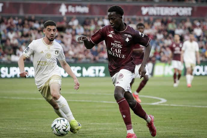 Papa Amadou Diallo je v hledáčku Slavie Papa Amadou Diallo je v hledáčku Slavie