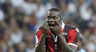 Fotbalový spratek Balotelli perlí: Kdybych byl bílej, nemám problémy!