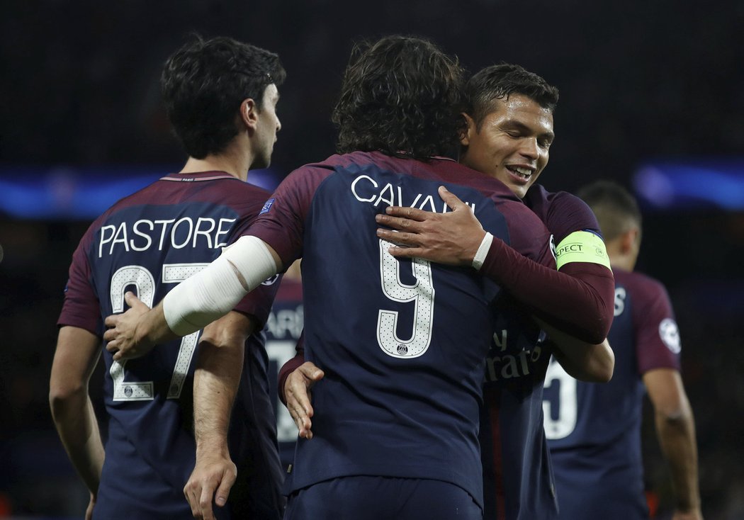 Edinson Cavani dal první branku PSG