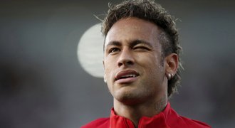 Neymar bonus vracet nehodlá, bude se bránit. PSG postoj Barcelony mrzí