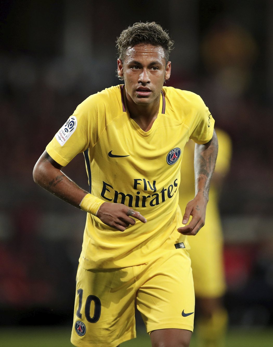 Neymar se poprvé představil v dresu PSG, dal gól i asistoval