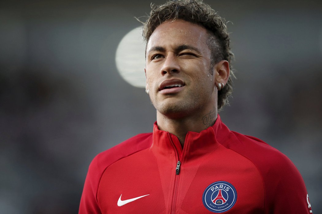 Neymar se poprvé představil v dresu PSG, dal gól i asistoval