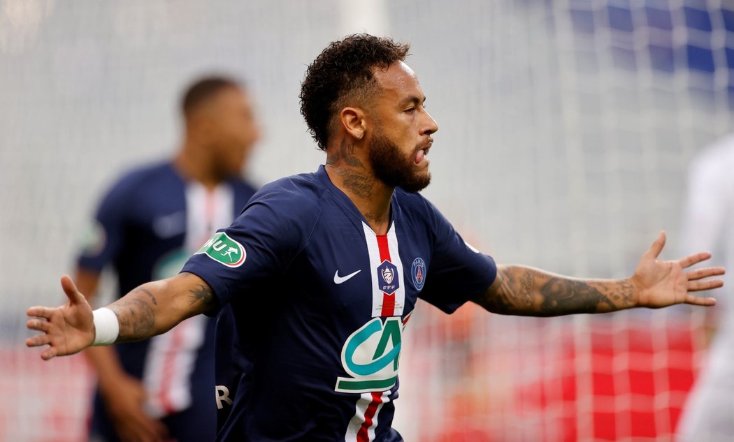 Fotbalisté Paris Saint-Germain vyhráli potřinácté Francouzský pohár. Finále se St. Etienne rozhodl Neymar