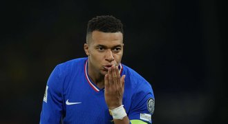 Francie je na MS, rozhodující výhru řídil Mbappé. Blízko i Norové, červená pro Ronalda