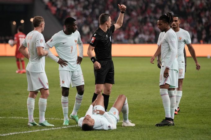 Obavy o Mbappého! Zidanovi vyšla premiéra, ale Francie přišla o největší hvězdu Obavy o Mbappého! Zidanovi vyšla premiéra, ale Francie přišla o největší hvězdu